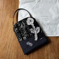 ミナペルホネン　スマホポーチ大　キルト　frost garden