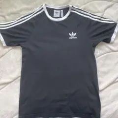 adidas ストライプ Tシャツ 黒