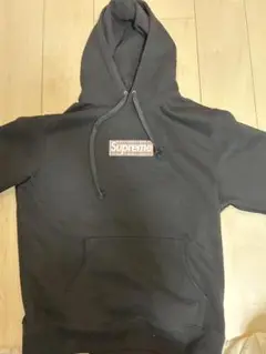 Supreme × Burberry ブラックパーカー