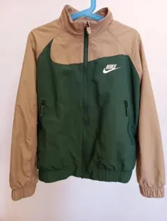 NIKE キッズジャケット 緑&ベージュ　140