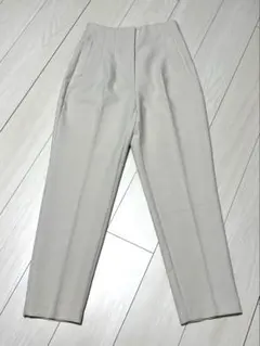 ZARA ベージュ ハイウエストスラックス　M