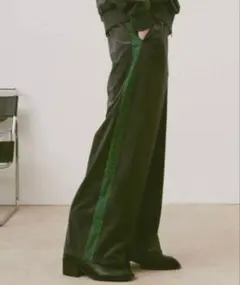 ソエルテ ルーズベルベットトラックパンツ