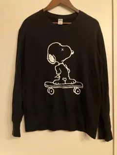 ユニクロUNIQLO UT KAWS PEANUTS 長袖 スウェット黒Lサイズ