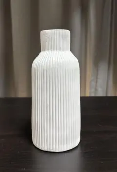 フラワーベース　ホワイト　花瓶