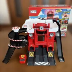 トミカ　変形ファイヤーステーションのサムネイル
