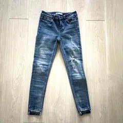 ZARA ダメージデニムパンツ