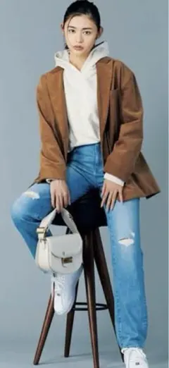 【処分予定‼️】スリムストレートハイライズジーンズ (ダメージ)