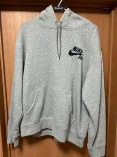 NIKE SB グレー パーカー