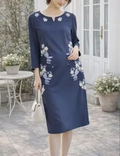 【美品/未使用】刺繍付き ネイビー 七分袖 ワンピース　膝丈