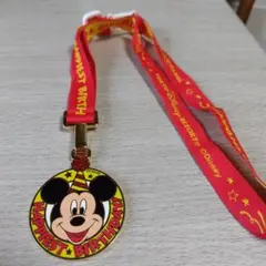 ディズニーリゾート限定 HAPPIEST BIRTHDAY　メダル　ストラップ