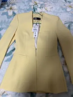 ZARA イエロー ノーカラージャケット