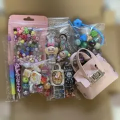 カスタムボールペン2本、各種ビーズセット