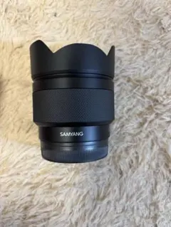 SAMYANG 35mm f1.8 SONY Eマウント用 サムヤン、ソニーEマウント用の「AF 35mm F1.8 FE」。税込約5万円