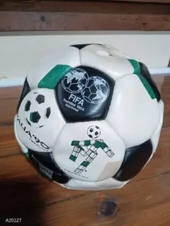 1992年 ガンバ大阪 サイン入りサッカーボール - メルカリ