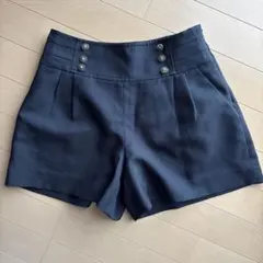 黒 ボタン付き ハーフパンツ