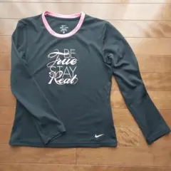 Nike DRI-FIT ブラック Tシャツ Mレデース