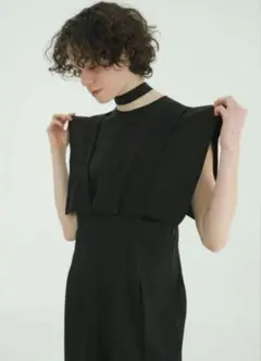 ZOE ゾーイ ハイネッククロップドトップス - メルカリ