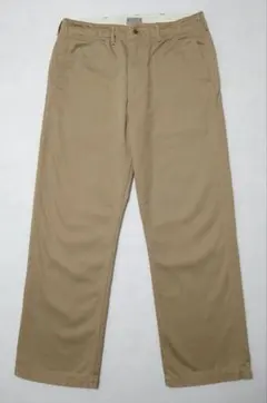 カーキ チノパン