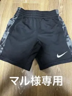 Nike XS ブラックショーツと140センチホワイトTシャツセット
