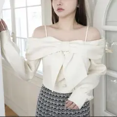 リボンオフショルロングスリーブトップス　LIP SERVICE アイボリー