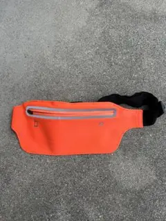 オレンジ ウエストポーチ ファスナー付き