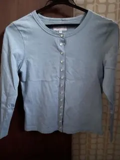 agnès b. 水色ボタン付き長袖カーディガン