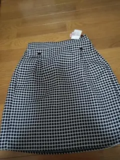 黒と白のチェック柄タイトスカートのサムネイル