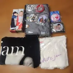 SEVENTEEN グッズ Tシャツ パーカー まとめ売り ウジトレカ付き - メルカリ