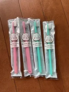 ちいかわ　歯ブラシ　やわらかめ　4本セットのサムネイル