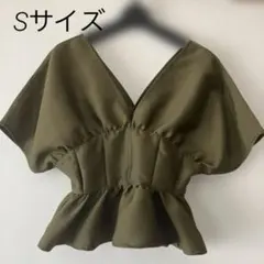 【完売品】ur's ディープVネッククロップドフリルトップス（カーキ）のサムネイル