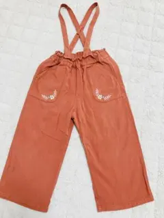 beams mini 刺繍入り肩紐付きズボン　110cm