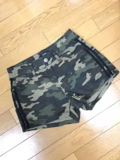 新品未使用 迷彩 ショートパンツ