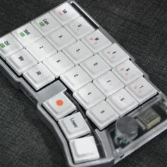 ミ*♪様 分割キーボード Cornix シルバー（静音スイッチ） ミ*♪様 分割キーボード Cornix シルバー（静音スイッチ） - メルカリ