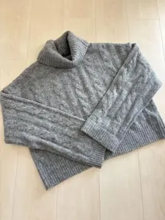 【試着のみ】クロップド丈タートルネックセーター