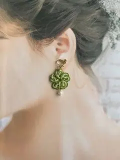 《金属アレルギー対応》桜結びのイヤリング　水引アクセサリー　グリーン