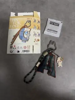 Pop mart ラブブ　イニシャル　キーホルダー　A