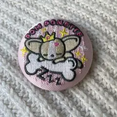 刺繍缶バッジ　ポンポネット　アイラブクー　POMPONETTE　I♡Q UU 犬
