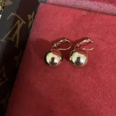 ゴールドボールピアス