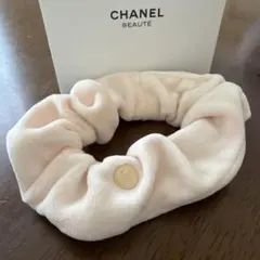 CHANEL シュシュ　アイボリー　ノベルティのサムネイル