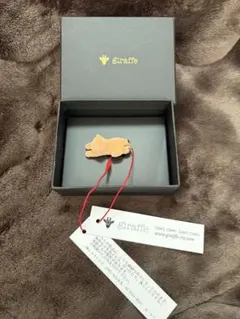 giraffe 猫型 ネクタイピン ベージュのサムネイル