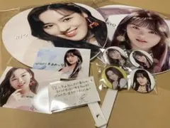 NiziU ニジュー　うちわ　缶バッジ　メッセージカード　リオ