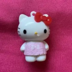 ハローキティ フィギュア 赤いリボン付き　約３cm
