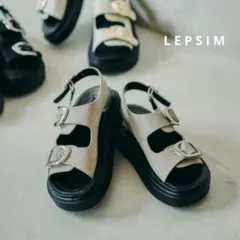 LEPSIMレプシィム【未使用】ベルトバックルクッションサンダル　スエードライクのサムネイル