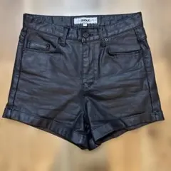 DHOLIC レザーショートパンツのサムネイル