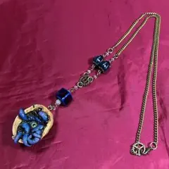 「森の中より這い寄る混沌」のネックレス