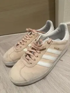 adidas スニーカー