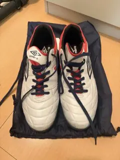 UMBROターフシューズフットサルシューズ 28センチ