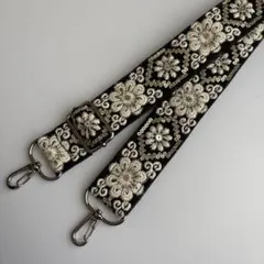 ハンドメイド　インド刺繍リボンスマホショルダー　ストラップ　花柄7-1
