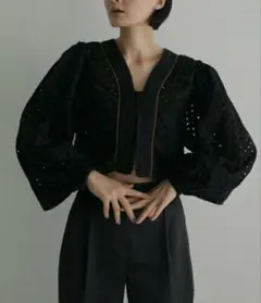 anuke アンヌーク Volume Cutwork Blouse