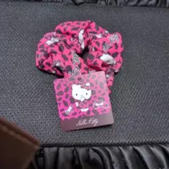 ★新品未使用★Hello Kitty ヒョウ柄 シュシュ ピンクのサムネイル